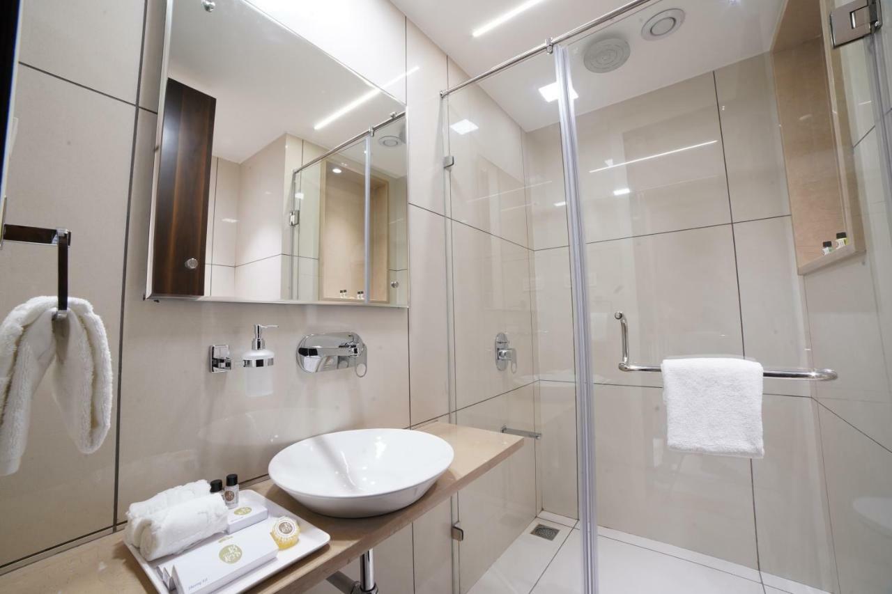 Hotel 18Keys Bhopál Kültér fotó